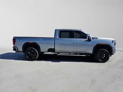 Used 2024 GMC Sierra 3500 Denali w/ Denali Reserve Package AWD/4WD image 2