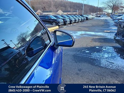 Certified 2022 Volkswagen Taos SE image 37