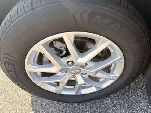 Used 2024 Chevrolet Equinox LT AWD/4WD image 28