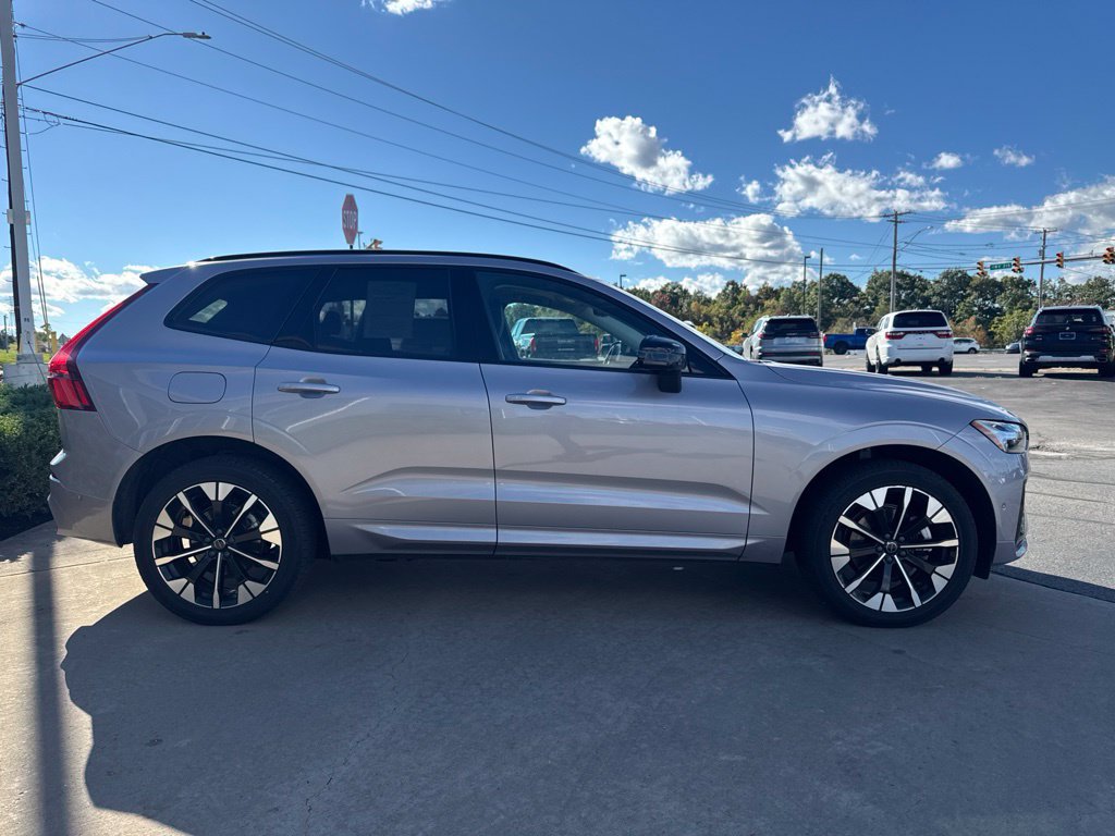 Used 2026 Volvo XC60 B5 Plus AWD/4WD image 4