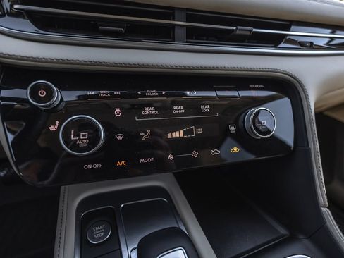 Used 2024 INFINITI QX60 Luxe AWD/4WD image 14