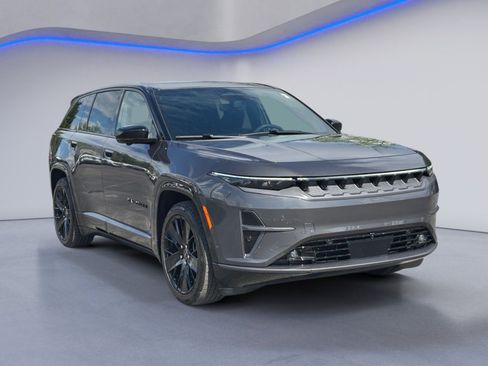 Used 2024 Jeep Wagoneer Launch Edition image 9