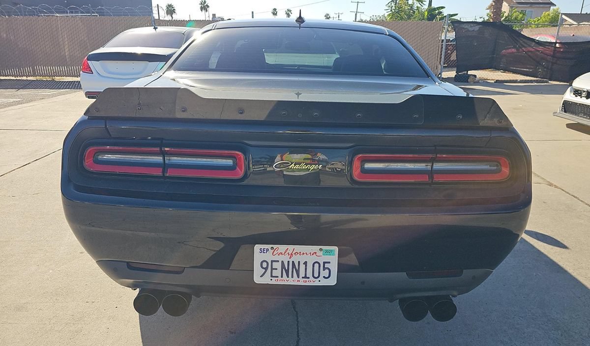 Used 2015 Dodge Challenger R/T Scat Pack w/ Leather Interior Group RWD image 5