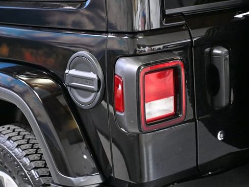 Used 2020 Jeep Wrangler Unlimited Sahara image 15