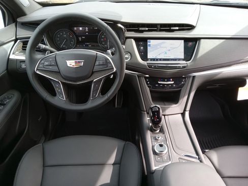New 2026 Cadillac XT5 Sportv w/ LPO, Onyx Lite Package image 13