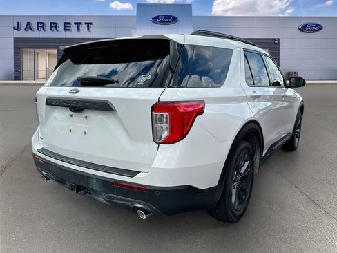 Used 2024 Ford Explorer XLT w/ Equipment Group 202A RWD image 4