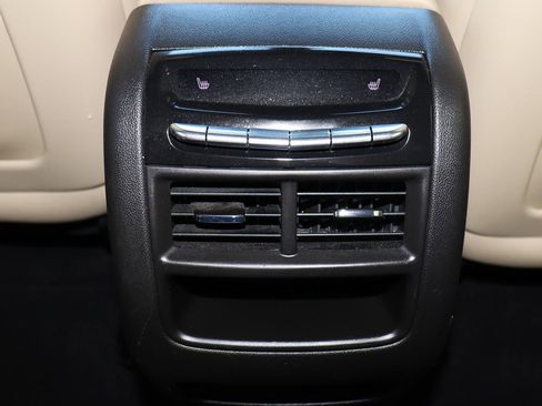 Used 2019 Cadillac XT5 Luxury FWD image 33