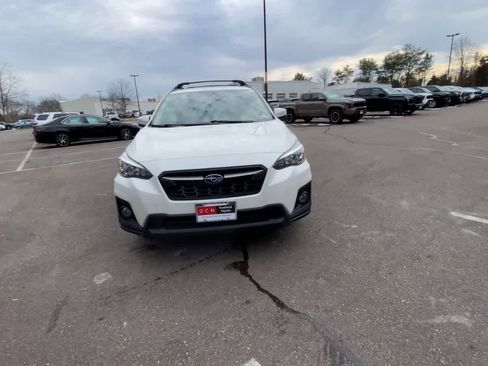 Used 2019 Subaru Crosstrek 2.0i Premium w/ Eyesight System image 2