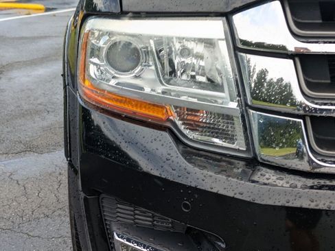 Used 2016 Ford Expedition Limited w/ Equipment Group 301A AWD/4WD image 10