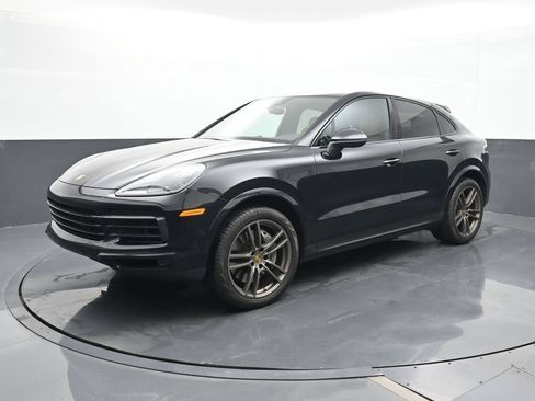 Certified 2021 Porsche Cayenne Coupe AWD/4WD image 1