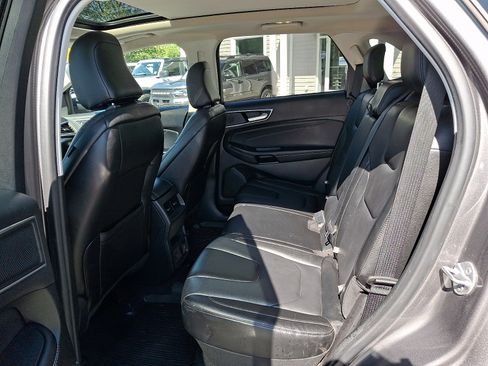 Used 2022 Ford Edge Titanium AWD/4WD image 11