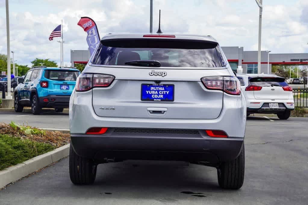 Used 2025 Jeep Compass Sport AWD/4WD image 31