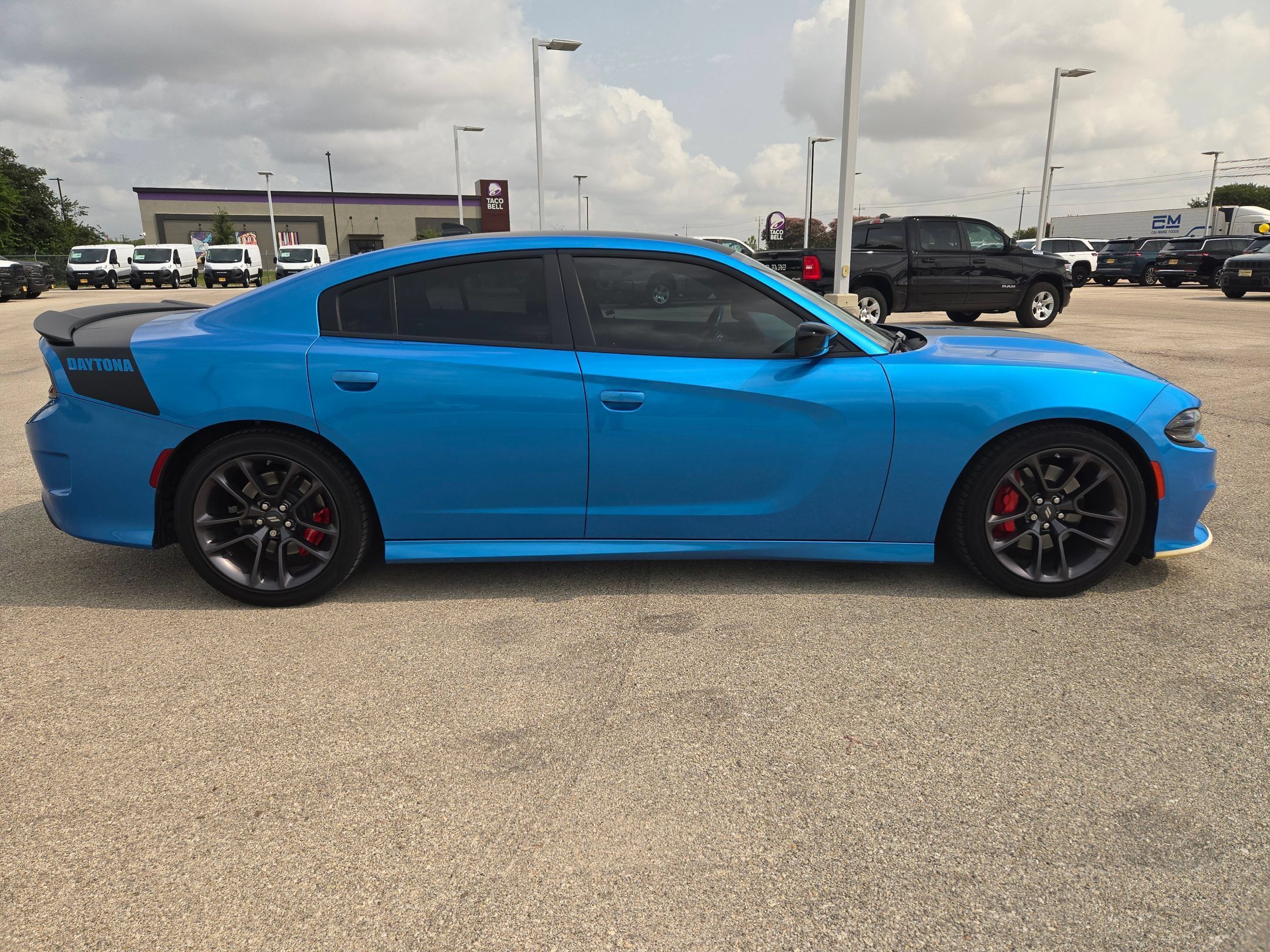 Used 2023 Dodge Charger R/T w/ Daytona Edition Group RWD image 2