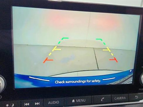 Used 2025 Nissan Sentra SV image 17