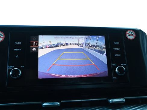 Used 2024 Kia Carnival LX image 17