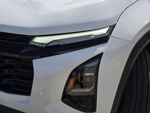 New 2027 Chevrolet Equinox LT w/ Midnight Edition FWD image 11