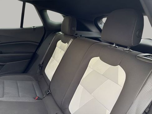 Used 2025 Chevrolet Trax RS w/ Sunroof Package image 44