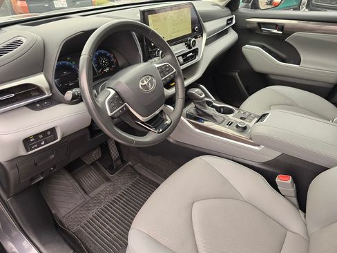 Used 2023 Toyota Highlander Platinum AWD/4WD image 10
