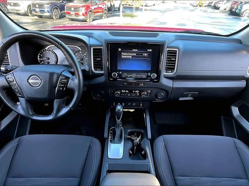 Used 2024 Nissan Frontier SV w/ SV Convenience Package image 15