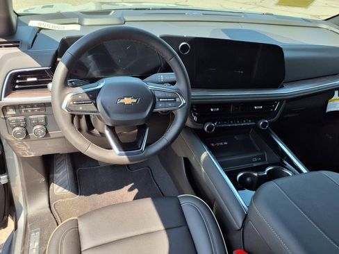 New 2025 Chevrolet Suburban Premier image 16