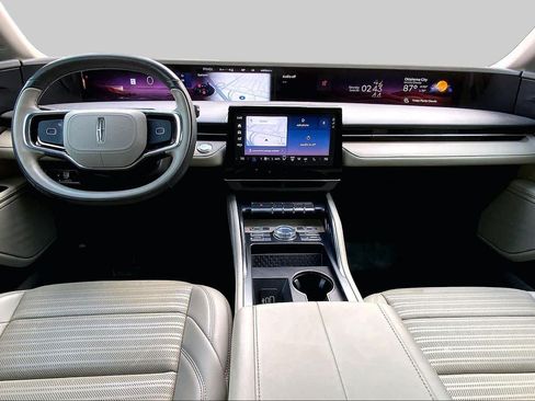 Used 2024 Lincoln Nautilus Reserve w/ Equipment Group 202A AWD/4WD image 16