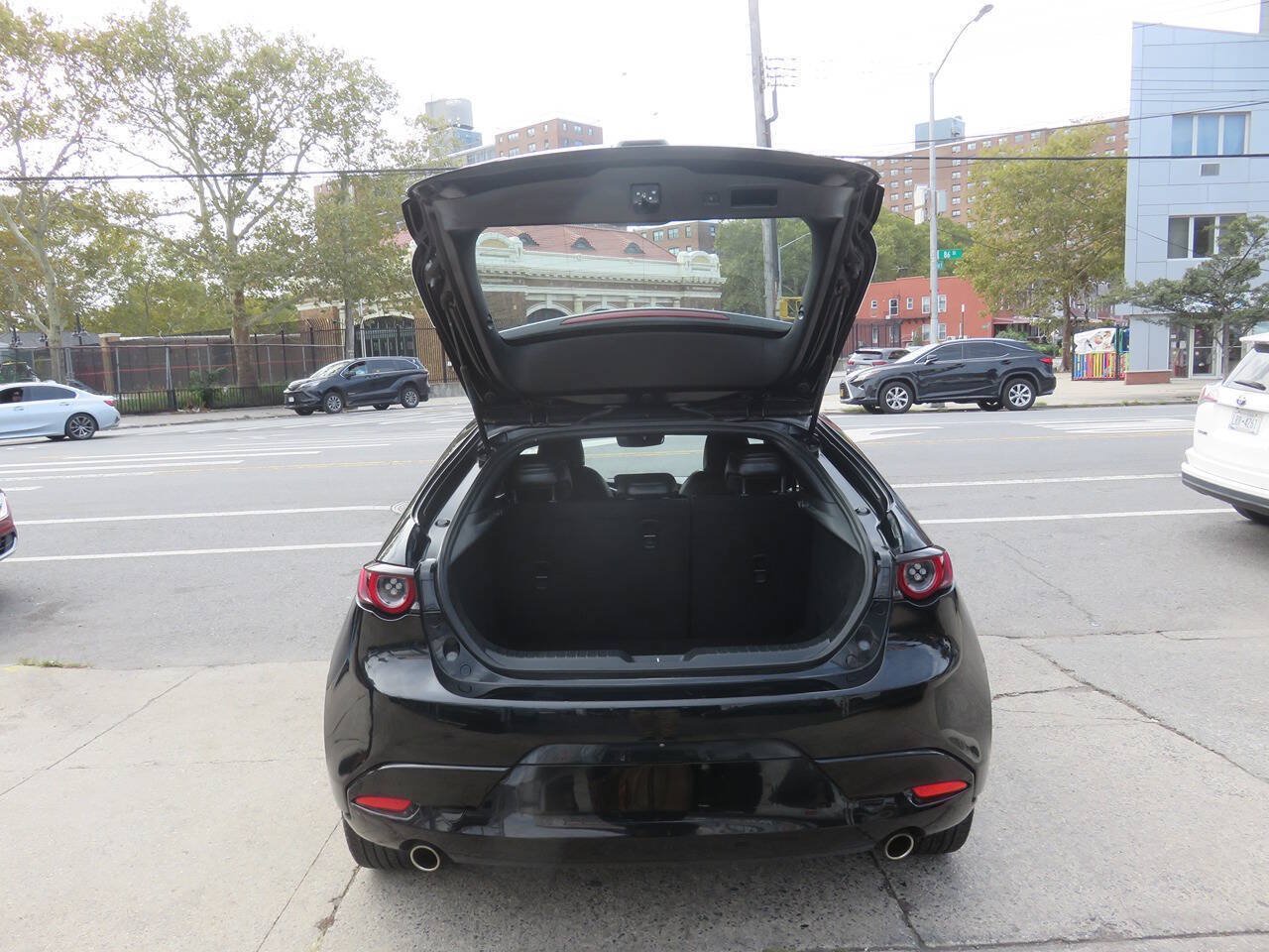 Used 2019 MAZDA MAZDA3 AWD Hatchback w/ Premium Pkg image 23