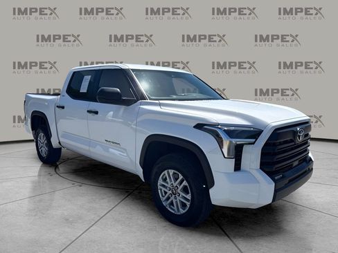 Used 2025 Toyota Tundra SR5 AWD/4WD image 7