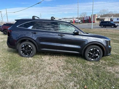 New 2025 Kia Sorento S w/ Panoramic Sunroof Package AWD/4WD image 2