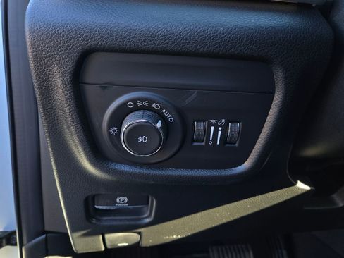 New 2025 Jeep Grand Cherokee Limited image 13