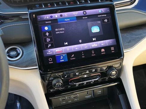 Used 2022 Jeep Grand Cherokee Limited 4xe w/ Luxury Tech Group II image 16