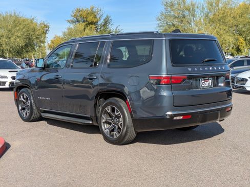 Used 2024 Jeep Wagoneer Series III image 5