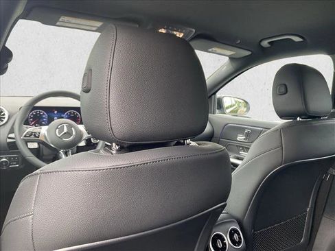 Certified 2025 Mercedes-Benz GLA 250 image 18