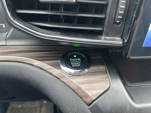 Used 2020 Ford Explorer Limited image 24