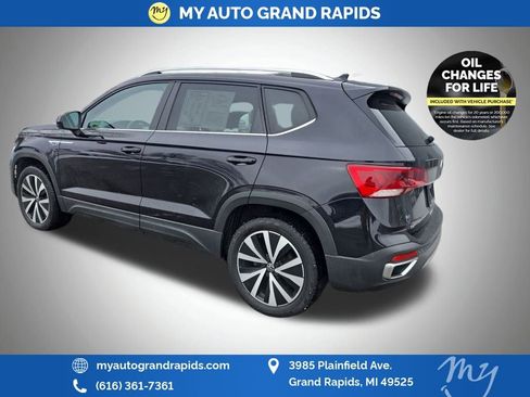 Used 2022 Volkswagen Taos SE image 5