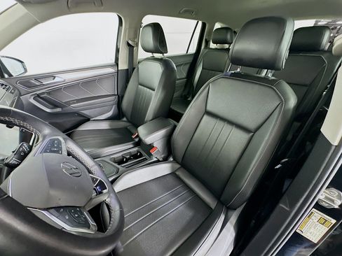 Used 2024 Volkswagen Tiguan SE image 13