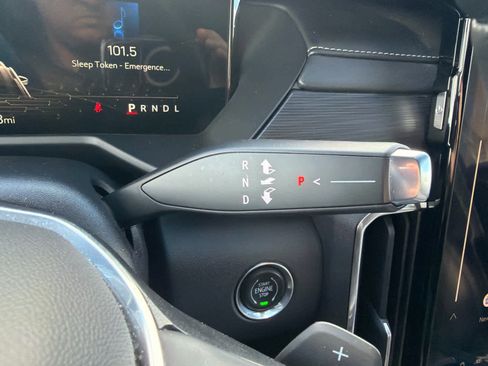 Used 2024 GMC Acadia Elevation image 24