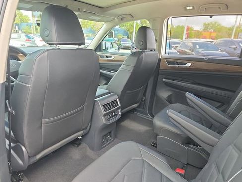New 2026 Volkswagen Atlas SE FWD image 11