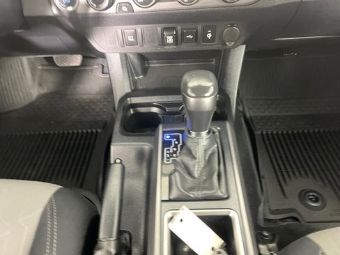 Used 2020 Toyota Tacoma TRD Sport image 22