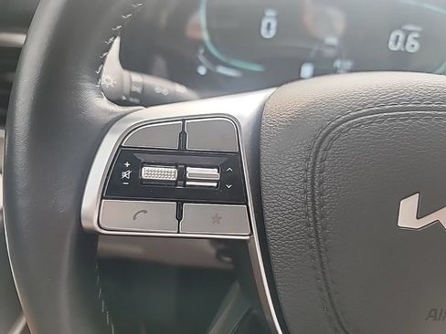 Certified 2025 Kia Telluride S FWD image 24