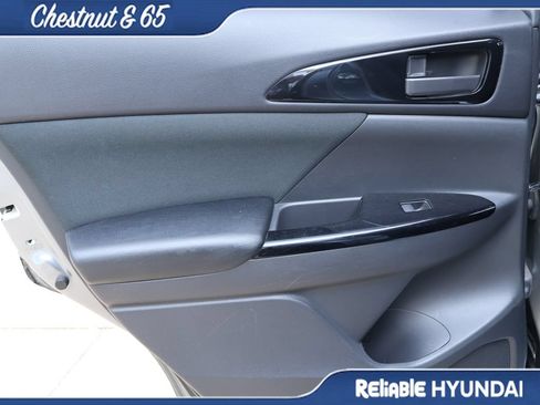 Used 2019 Mitsubishi Eclipse Cross AWD image 16