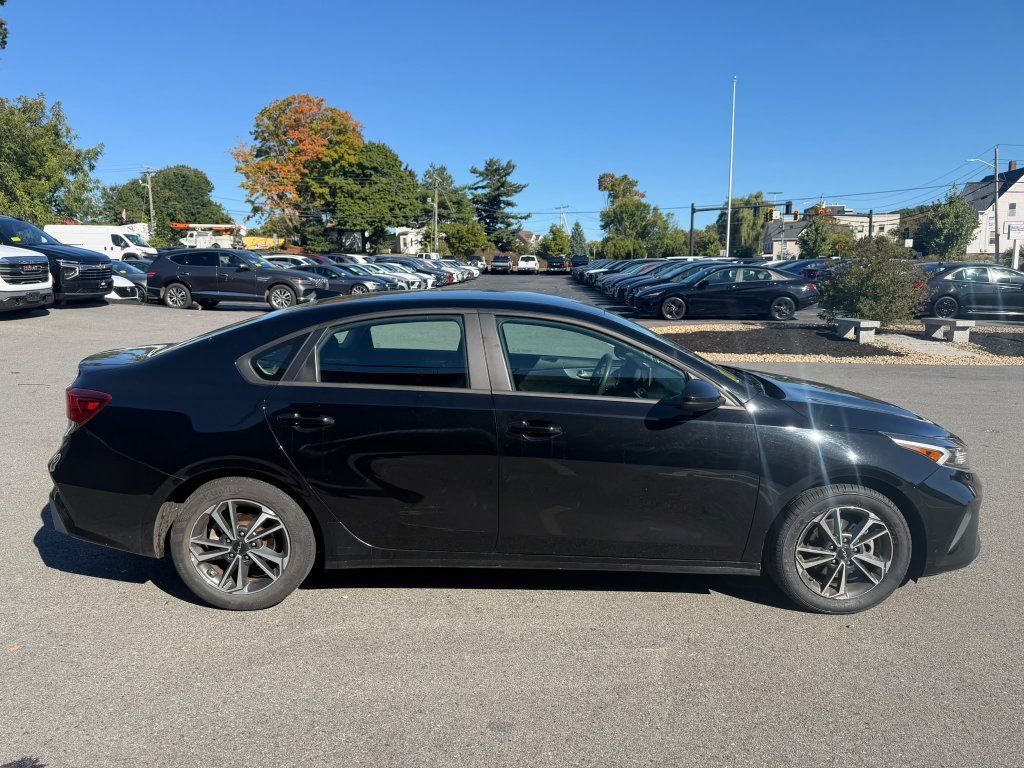 Used 2024 Kia Forte LXS FWD image 6