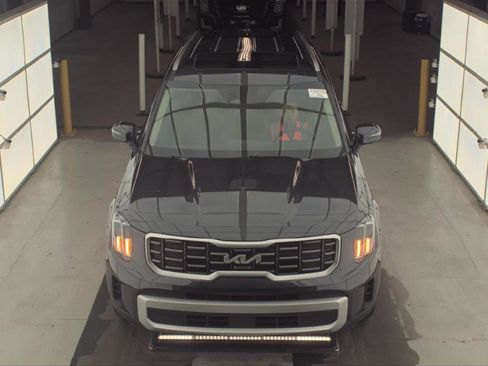 Used 2025 Kia Telluride S image 8