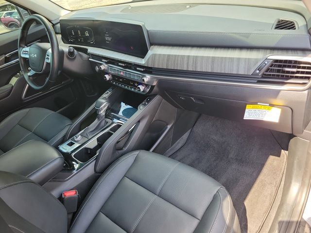 Used 2024 Kia Telluride EX w/ EX Captain's Chair Package FWD image 11