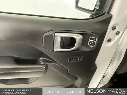 Used 2018 Jeep Wrangler Unlimited Rubicon w/ Dual Top Group image 18