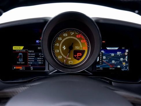 Used 2023 Ferrari F8 Tributo image 32