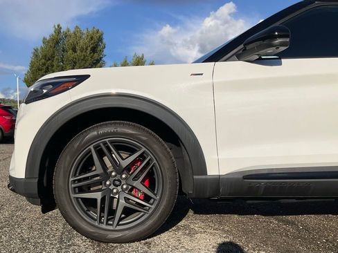 Used 2025 Ford Explorer ST-Line w/ Premium Package image 10