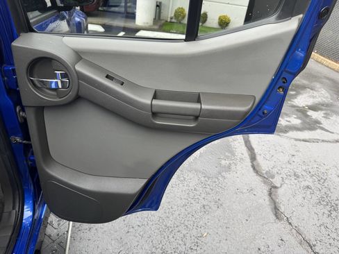 Used 2015 Nissan Xterra X image 16