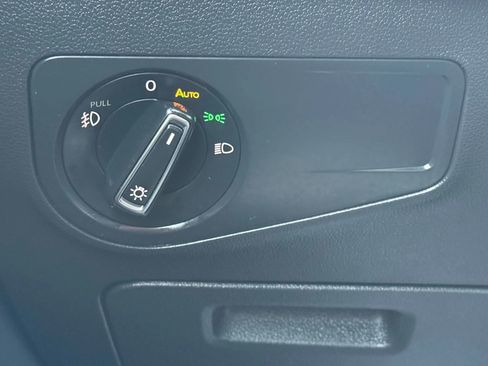 Used 2021 Volkswagen Tiguan SE R-Line image 45