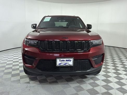 Used 2023 Jeep Grand Cherokee Altitude AWD/4WD image 6