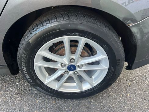 Used 2017 Ford Focus SE image 57